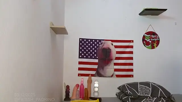 Snapshot of holegape chatting on 12.03.25 holegape online show from 12.03.25