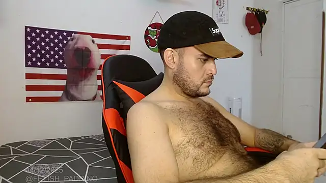 Snapshot of holegape chatting on 12.04.25 holegape online show from 12.04.25