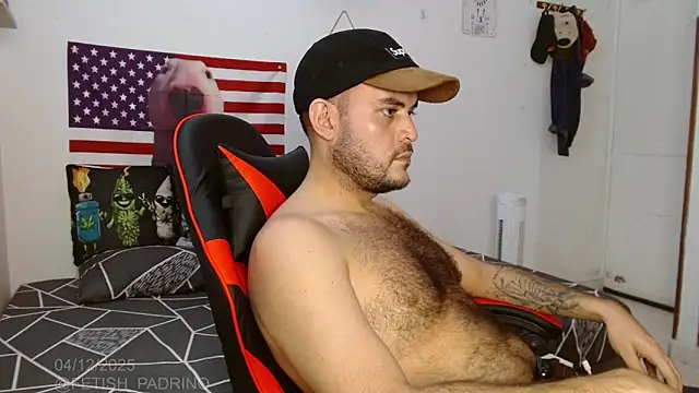 Snapshot of holegape chatting on 12.05.25 holegape online show from 12.05.25