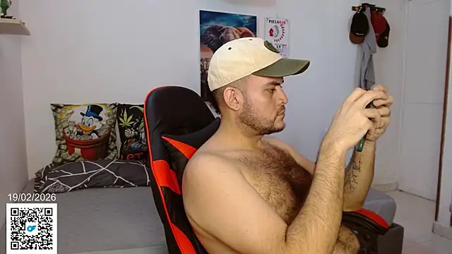 Snapshot of holegape chatting on 02.19.26 holegape online show from 02.19.26