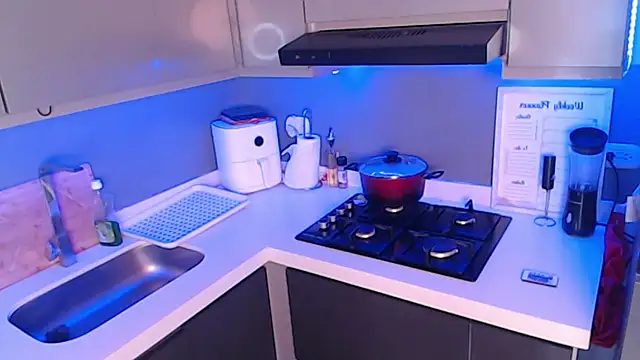 SaraAndrade  online show from 12.04.25