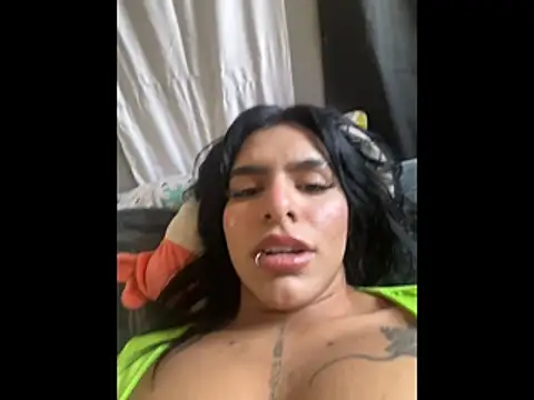 SaraAndrade  online show from 12.13.25