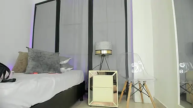 niicole steele  online show from 04.29.26