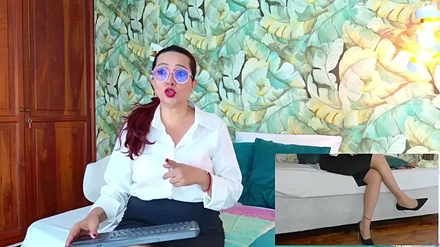 Snapshot of Madame_Angelic_1 chatting on 07.10.26 Madame Angelic 1 online show from 07.10.26