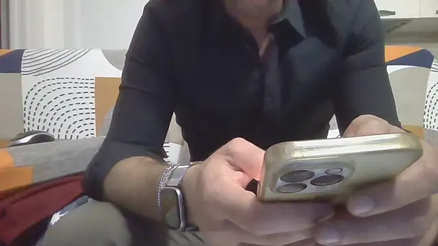 Snapshot of Eroshotlicker chatting on 12.01.25 Eroshotlicker online show from 12.01.25