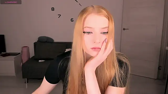  Milana Sparkl75  online show from 05.10.26