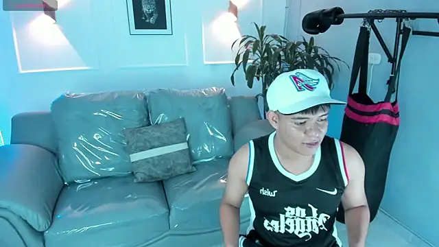 Snapshot of Paul_27_ chatting on 12.02.25 Paul 27 online show from 12.02.25