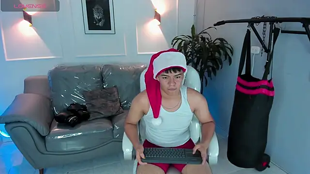 Snapshot of Paul_27_ chatting on 12.03.25 Paul 27 online show from 12.03.25