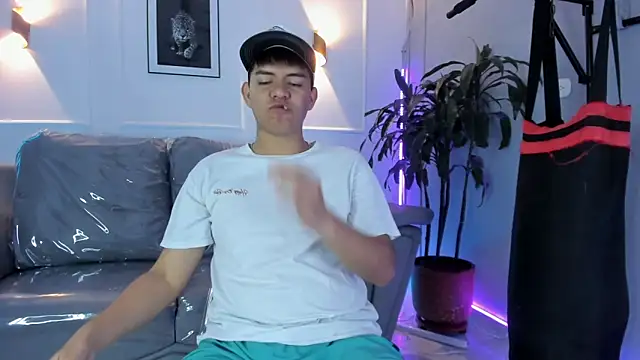 Snapshot of Paul_27_ chatting on 12.14.25 Paul 27 online show from 12.14.25