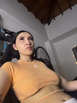 Snapshot of Megan_foro chatting on 11.28.25 Megan foro online show from 11.28.25