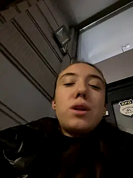 Snapshot of CristinaSw chatting on 12.05.25 CristinaSw online show from 12.05.25