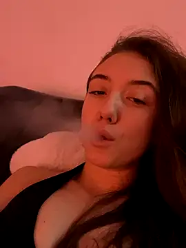 Snapshot of CristinaSw chatting on 12.15.25 CristinaSw online show from 12.15.25