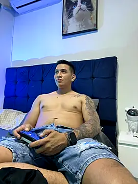 OliverWest04 online show from 12.01.25