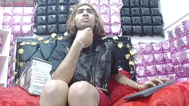 Snapshot of andresdark_07 chatting on 12.14.25 andresdark 07 online show from 12.14.25