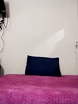 Snapshot of NiinaHans chatting on 12.05.25 NiinaHans online show from 12.05.25