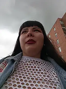 Snapshot of Yuliks_ chatting on 12.04.25 Yuliks online show from 12.04.25