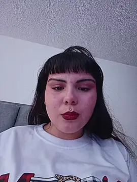 Snapshot of Yuliks_ chatting on 12.13.25 Yuliks online show from 12.13.25