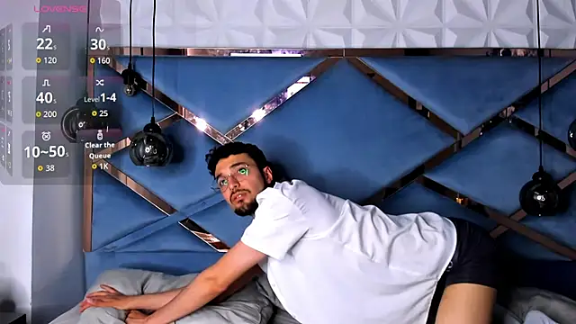 Snapshot of JonnyGreey chatting on 12.01.25 JonnyGreey online show from 12.01.25