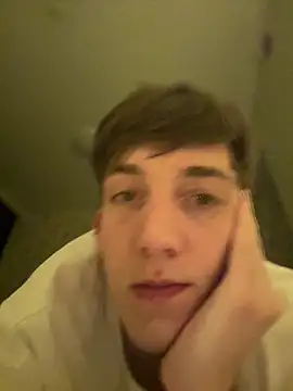 Snapshot of Rabizoon chatting on 12.21.25 Rabizoon online show from 12.21.25