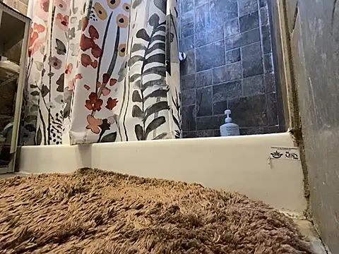 Snapshot of xxxenzo1 chatting on 03.15.25 xxxenzo1 online show from 03.15.25