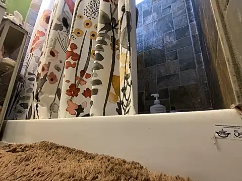 Snapshot of xxxenzo1 chatting on 03.22.25 xxxenzo1 online show from 03.22.25