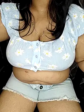 Curvy Pooja online show from 04.30.26