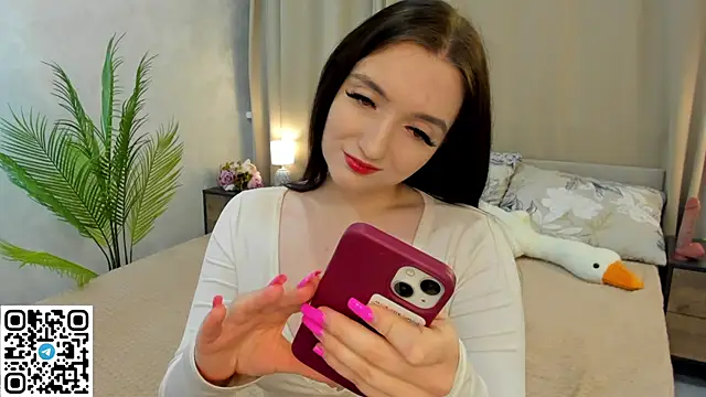 Snapshot of Lesley_Wings chatting on 12.05.25 Lesley Wings online show from 12.05.25