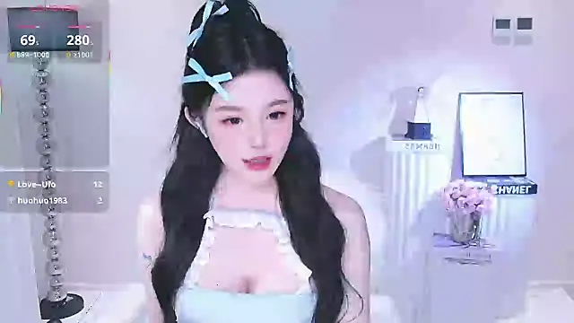 Snapshot of Persephone_2025 chatting on 12.15.25 Persephone 2025 online show from 12.15.25