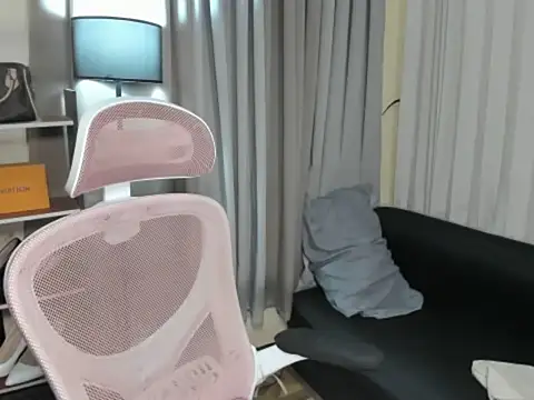 Snapshot of TsUncutMegan chatting on 12.15.25 TsUncutMegan online show from 12.15.25