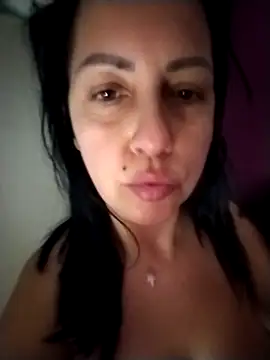 Snapshot of MimaVip chatting on 12.16.25 MimaVip online show from 12.16.25