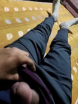 Snapshot of bigdick2299 chatting on 11.26.25 bigdick2299 online show from 11.26.25