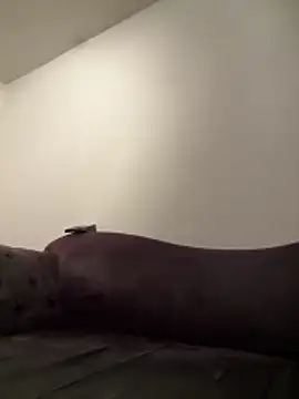 Snapshot of Laufla chatting on 12.04.25 Laufla online show from 12.04.25