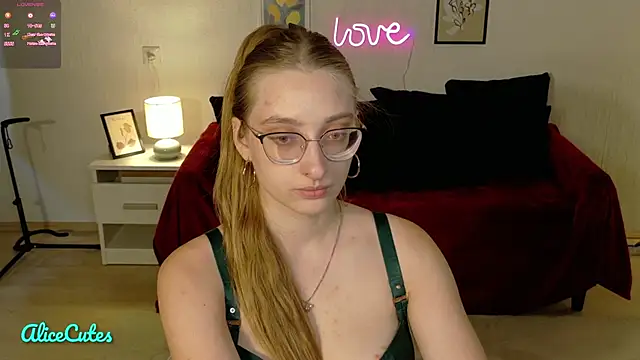 AliceCutes online show from 04.29.26