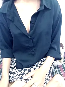 Snapshot of Triptii_0 chatting on 11.30.25 Triptii 0 online show from 11.30.25