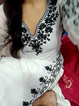 Snapshot of Triptii_0 chatting on 12.05.25 Triptii 0 online show from 12.05.25