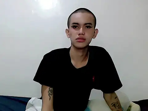 Snapshot of superhotbabe chatting on 11.26.25 superhotbabe online show from 11.26.25