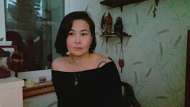 Snapshot of Nettie_Allie chatting on 11.29.25 Nettie Allie online show from 11.29.25