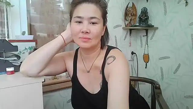 Snapshot of Nettie_Allie chatting on 12.04.25 Nettie Allie online show from 12.04.25