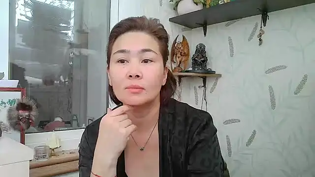 Snapshot of Nettie_Allie chatting on 12.05.25 Nettie Allie online show from 12.05.25