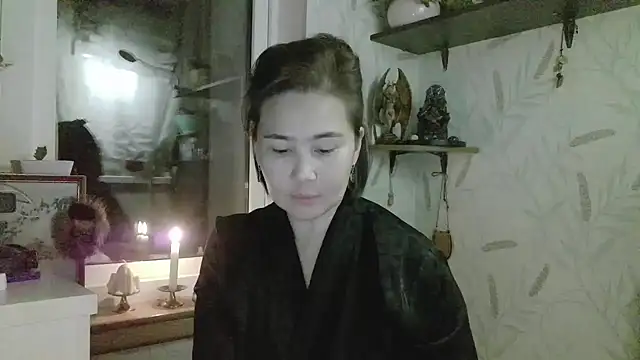 Snapshot of Nettie_Allie chatting on 12.05.25 Nettie Allie online show from 12.05.25