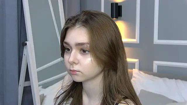 Snapshot of NatalieCroft chatting on 12.05.25 NatalieCroft online show from 12.05.25