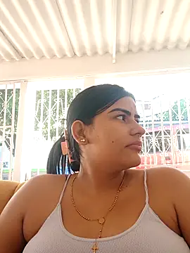 Snapshot of virgin_cunt chatting on 12.05.25 virgin cunt online show from 12.05.25