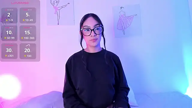 Snapshot of Klohewilliams_ chatting on 12.03.25 Klohewilliams online show from 12.03.25