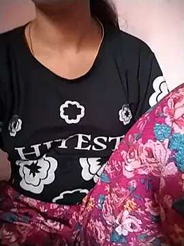 Snapshot of RASHMI_SHARMA9 chatting on 05.19.26 RASHMI SHARMA9 online show from 05.19.26