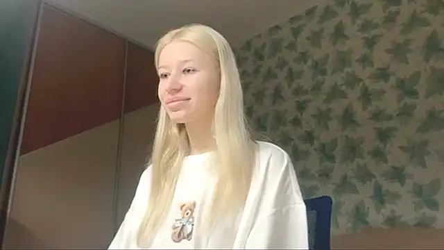 Snapshot of Barbie_Blondie chatting on 12.14.25 Barbie Blondie online show from 12.14.25