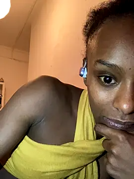 Snapshot of ___Hannah___ chatting on 11.29.25 Hannah online show from 11.29.25