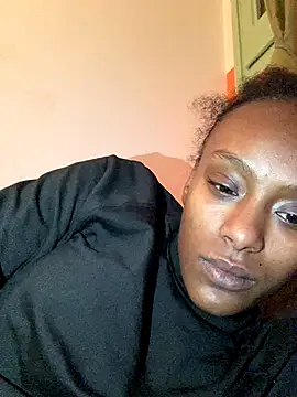 Snapshot of ___Hannah___ chatting on 12.04.25 Hannah online show from 12.04.25