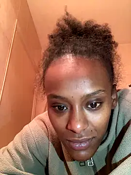 Snapshot of ___Hannah___ chatting on 12.05.25 Hannah online show from 12.05.25