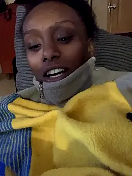 Snapshot of ___Hannah___ chatting on 12.05.25 Hannah online show from 12.05.25