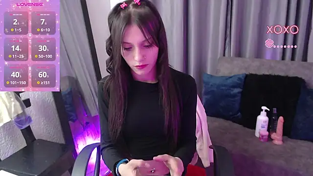 Snapshot of TiinaJonus_ chatting on 04.11.26 TiinaJonus online show from 04.11.26